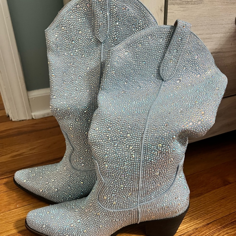 Women's Rhinestone Embellished Cowboy Boots